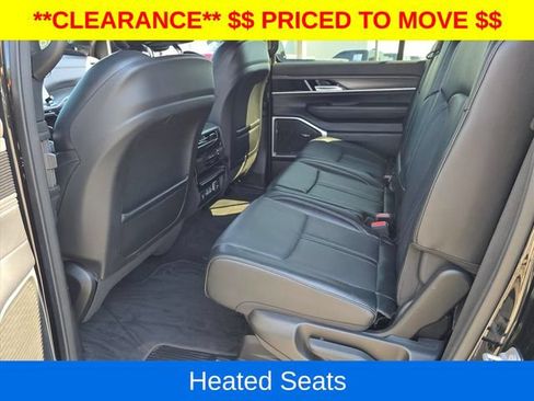 Used 2024 Jeep Wagoneer L Series II w/ Flexible Seating Group AWD/4WD image 18