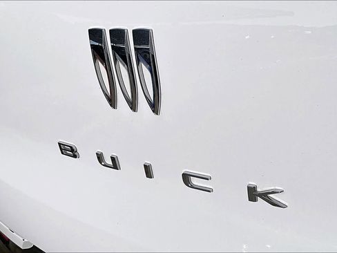 Used 2024 Buick Encore GX Sport Touring image 11