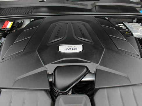 Used 2019 Porsche Cayenne AWD/4WD image 30