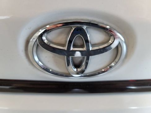 Used 2022 Toyota Corolla LE FWD image 16
