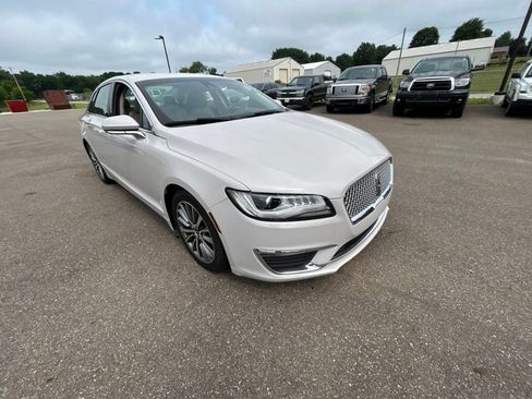 Used 2019 Lincoln MKZ Premiere FWD image 3