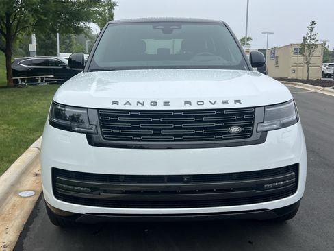 Used 2025 Land Rover Range Rover SE AWD/4WD image 10