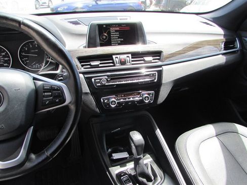 Used 2017 BMW X1 xDrive28i AWD/4WD image 16