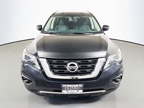 Used 2020 Nissan Pathfinder SV image 2