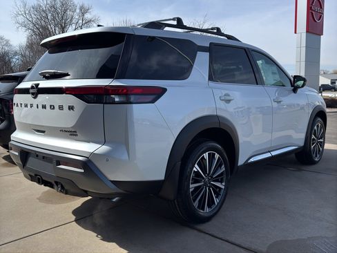 New 2026 Nissan Pathfinder Platinum image 5