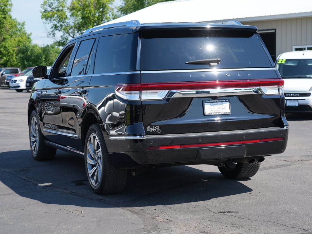 Used 2023 Lincoln Navigator Reserve AWD/4WD image 5