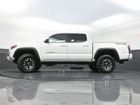 Used 2022 Toyota Tacoma TRD Off-Road image 28