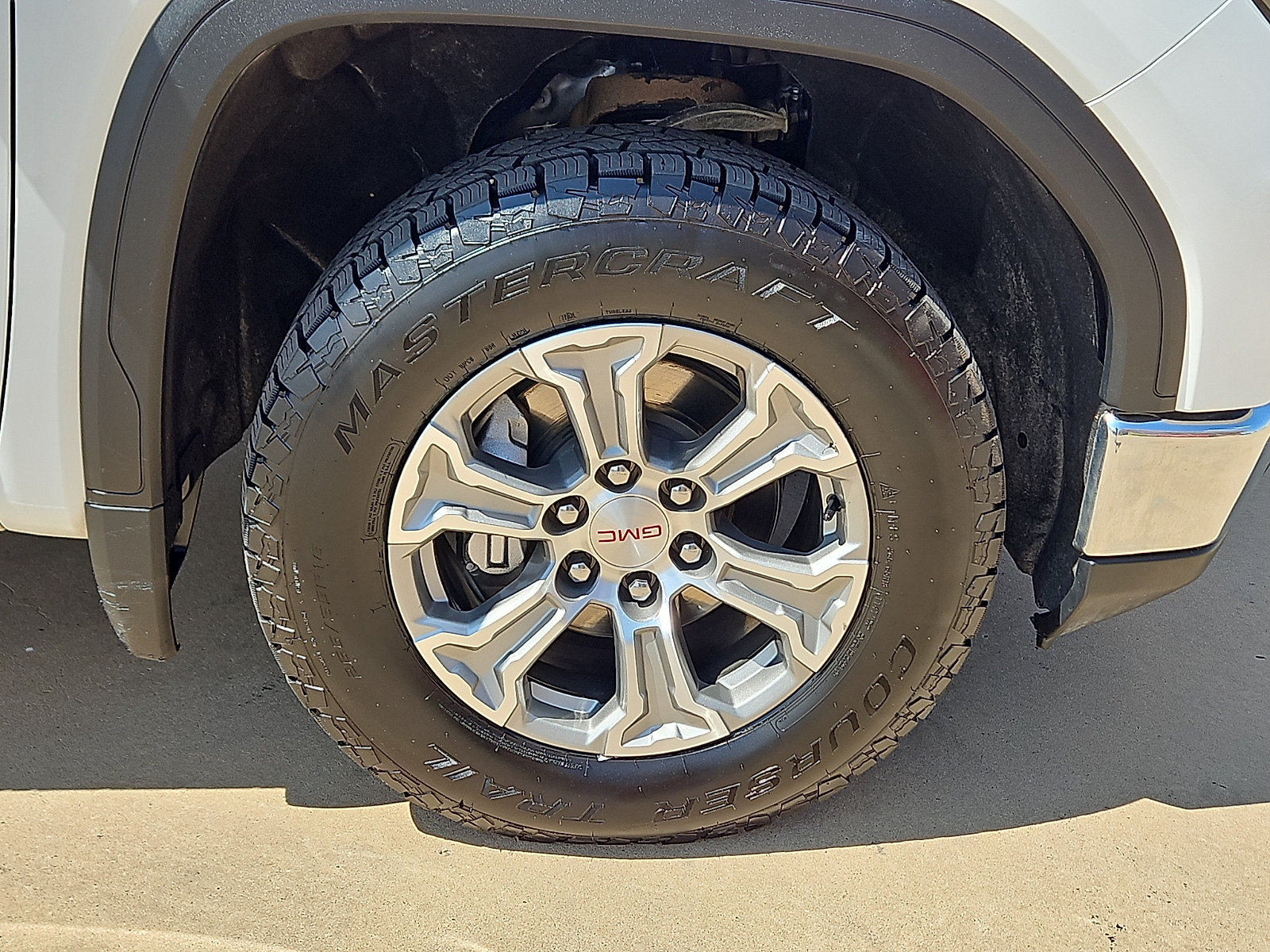 Used 2025 GMC Sierra 1500 SLT RWD image 5