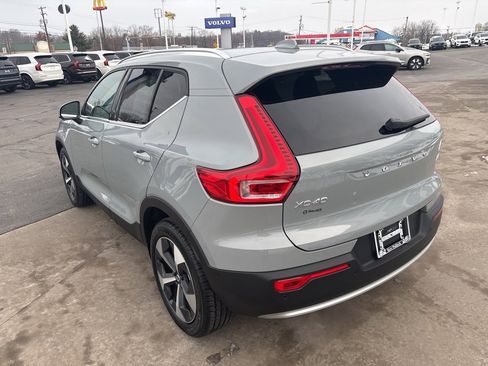 Certified 2025 Volvo XC40 B5 Plus image 9