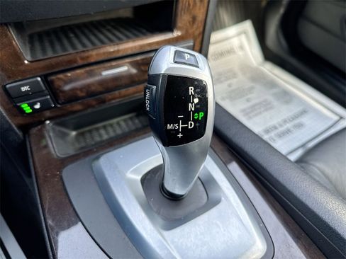 Used 2010 BMW 528i Sedan image 16