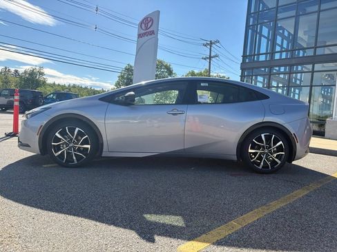 New 2026 Toyota Prius Plug-In Hybrid FWD image 2