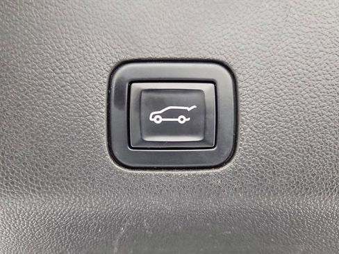 Used 2023 Chevrolet Tahoe RST image 9