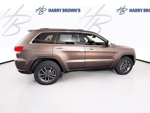 Used 2019 Jeep Grand Cherokee Limited image 32