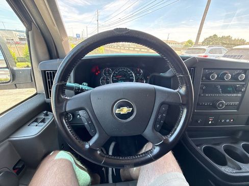 Used 2020 Chevrolet Express 2500 w/ Driver Convenience Package RWD image 21