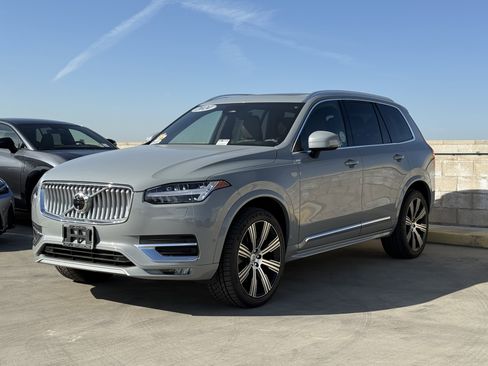 Used 2024 Volvo XC90 B5 Plus image 7