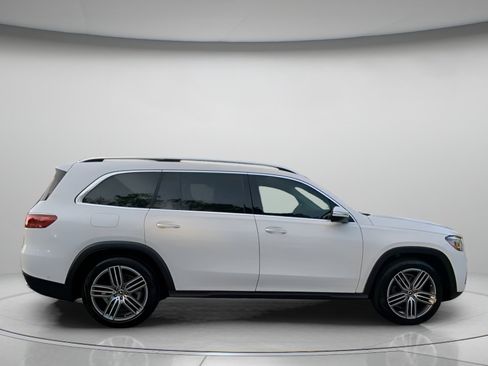 Used 2026 Mercedes-Benz GLS 450 4MATIC image 32