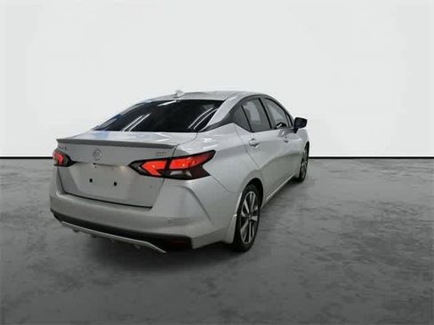 Used 2020 Nissan Versa SR image 3