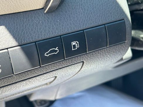 Used 2018 Toyota Camry LE FWD image 24