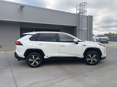 Used 2021 Toyota RAV4 SE w/ Weather & Moonroof Package image 4