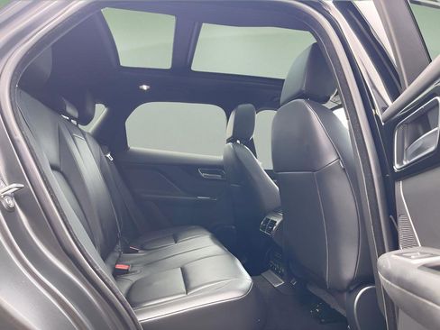 Used 2018 Jaguar F-PACE Premium image 22