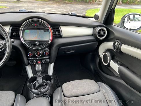 Used 2015 MINI Cooper S image 8