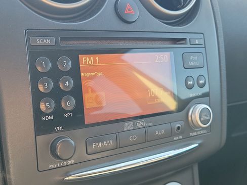 Used 2011 Nissan Rogue SV image 28