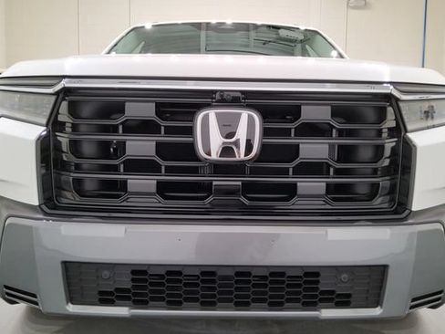 New 2026 Honda Pilot Touring image 3