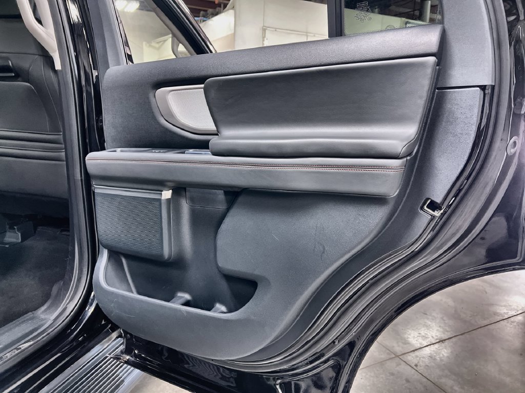 Used 2025 Ford Expedition Active AWD/4WD image 25