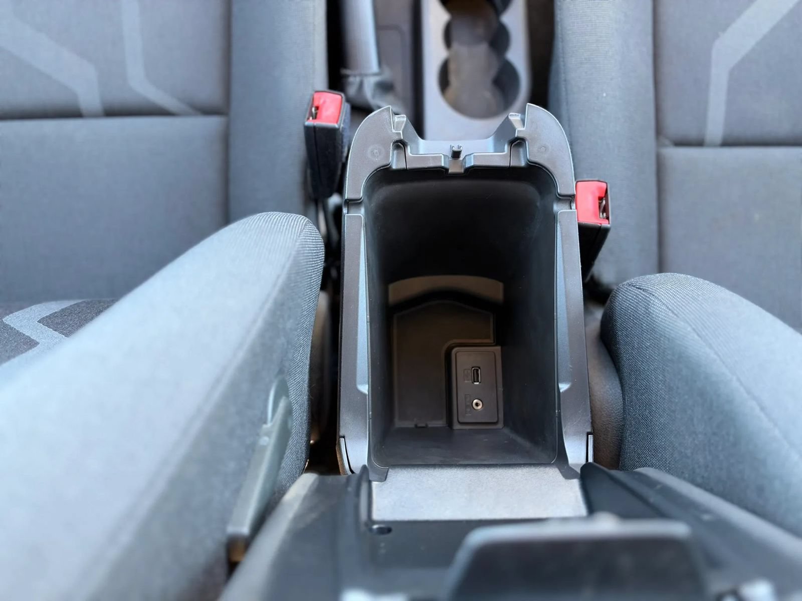 Used 2017 Ford Transit Connect XLT FWD image 18