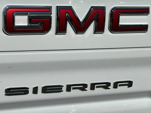 Used 2025 GMC Sierra 1500 SLT AWD/4WD image 28