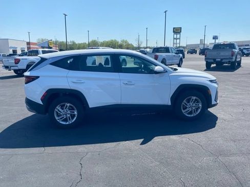 Used 2025 Hyundai Tucson SE AWD/4WD image 7