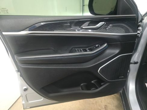 Used 2022 Jeep Grand Cherokee Trailhawk image 17