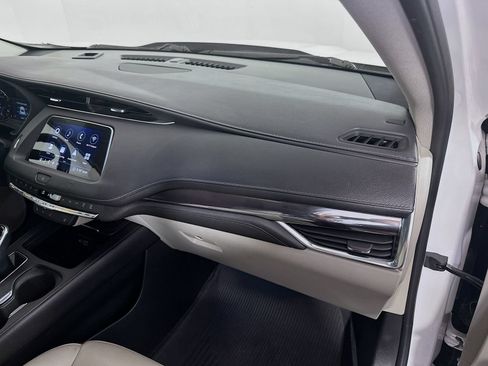 Used 2020 Cadillac XT4 Luxury w/ Cold Weather Package AWD/4WD image 30