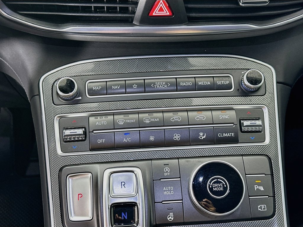 Certified 2023 Hyundai Santa Fe Limited FWD image 16