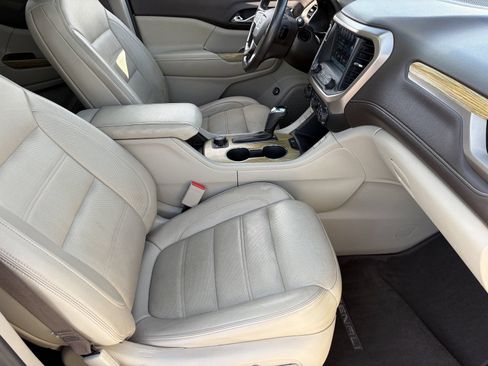 Certified 2018 GMC Acadia Denali w/ Technology Package AWD/4WD image 12