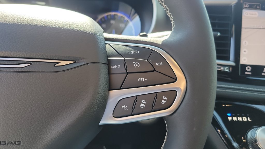 New 2027 Chrysler Pacifica Select w/ Family Tech Group FWD image 21