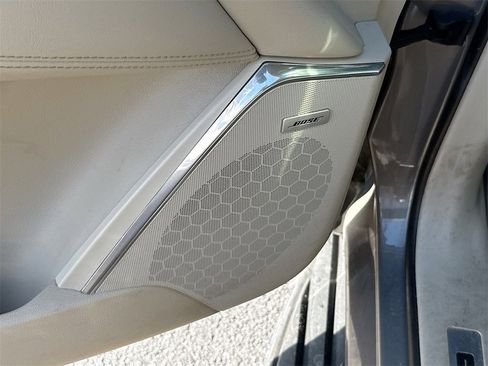 Used 2018 Cadillac Escalade Luxury image 20