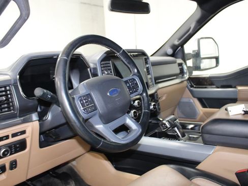 Used 2023 Ford F150 Lariat w/ Trailer Tow Package image 19