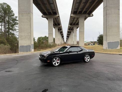Used 2010 Dodge Challenger SRT8 RWD image 1