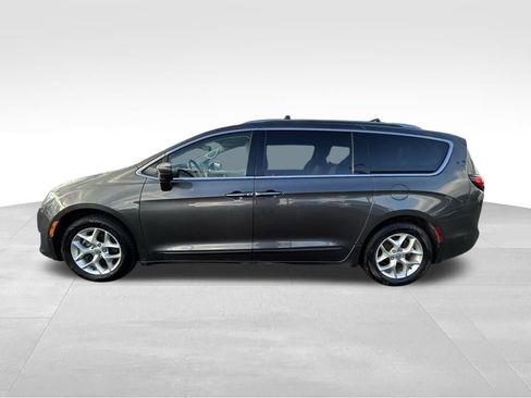 Used 2019 Chrysler Pacifica Touring-L Plus w/ Advanced Safetytec Group image 7