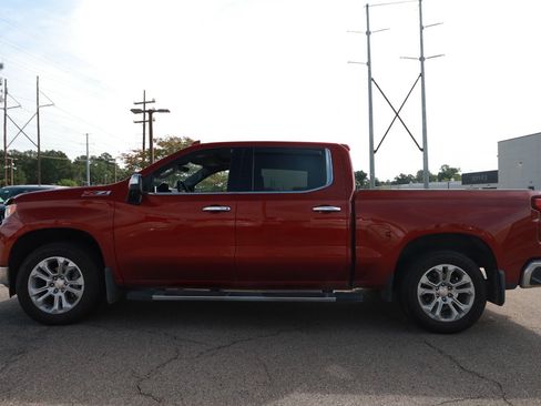 Used 2022 Chevrolet Silverado 1500 LTZ w/ LTZ Premium Package AWD/4WD image 2