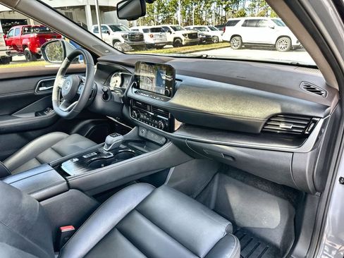 Used 2021 Nissan Rogue SL w/ Premium Package image 29