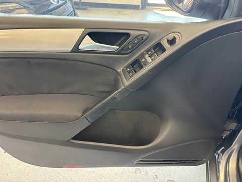 Used 2011 Volkswagen Golf 4-Door image 19