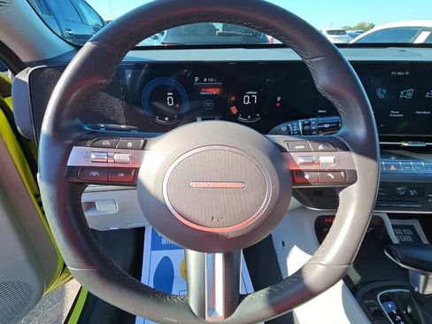 Used 2025 Hyundai Kona SEL FWD image 6
