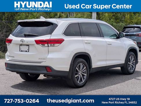 Used 2019 Toyota Highlander XLE AWD/4WD image 5