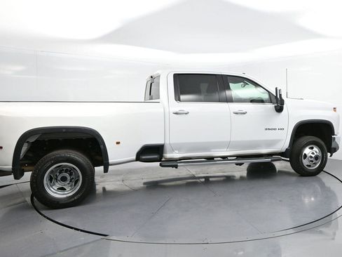 Used 2022 Chevrolet Silverado 3500 LTZ w/ LTZ Convenience Package AWD/4WD image 8