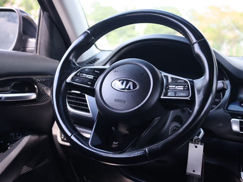 Used 2021 Kia Seltos S FWD image 7