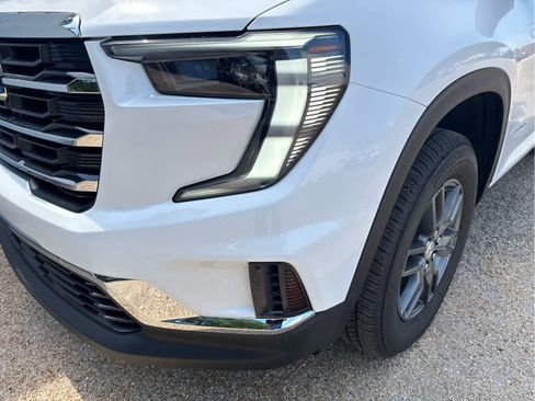 Used 2025 GMC Acadia Elevation FWD image 10