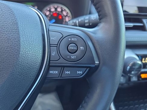 Used 2022 Toyota RAV4 XLE Premium AWD/4WD image 23