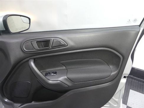 Used 2018 Ford Fiesta SE FWD image 27